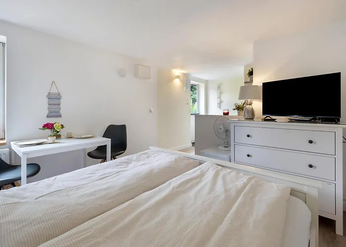 Idyllisches Im Gruenen Appartement